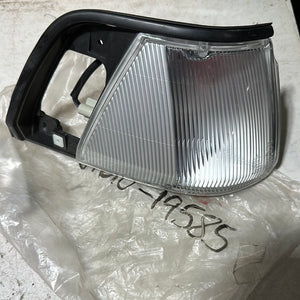 81610-19585 LAMP ASSY, PARKING &amp; CLEARANCE, RH, Toyota,