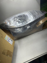 Cargar imagen en el visor de la galería, VALEO Faro principal ORIGINAL PART 043384 | OPEL, CORSA D (S07), 1.4 (L08, L68)
