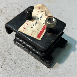 12361-49026 ISOLATOR, MOTORBEFESTIGUNG, VORNE, Toyota,