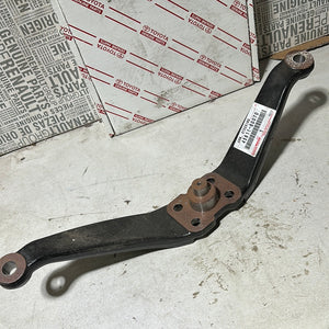 45611-60070 ARM, STEERING KNUCKLE, RH, toyota,