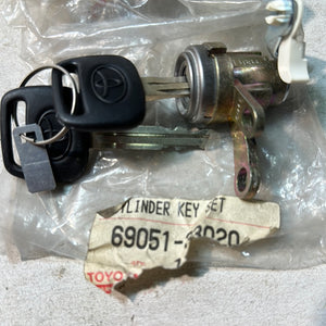 69051-33020 CYLINDER & KEY SET, DOOR LOCK, RH, toyota,