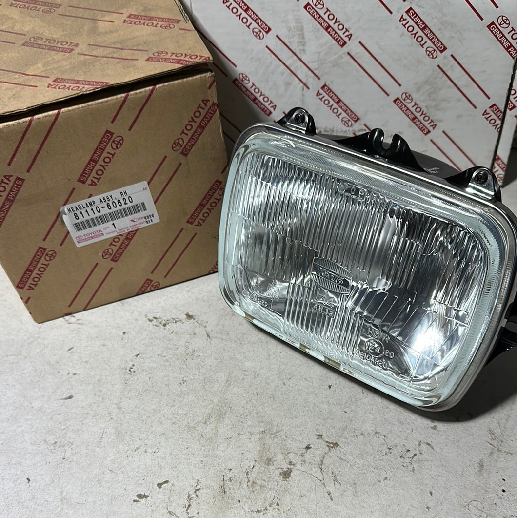 81110-60620 HEADLAMP ASSY, RH, toyota,