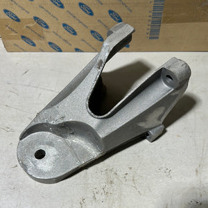 Bracket - Engine Front Support: 1371105 FORD