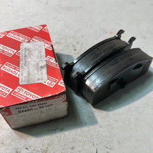 Cargar imagen en el visor de la galería, 04465-35160 PAD KIT, DISC BRAKE, FRONT, toyota,
