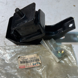 12302-29025 BRACKET, ENGINE MOUNTING, FRONT NO.1 LH, toyota,