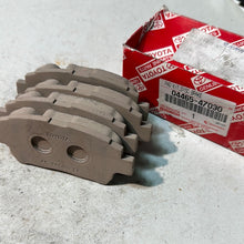 Cargar imagen en el visor de la galería, Kit de Pastillas de Freno Delanteras 04465-47030 para Toyota
