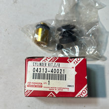 Cargar imagen en el visor de la galería, 04313-40021 CYLINDER KIT, CLUTCH RELEASE, toyota,
