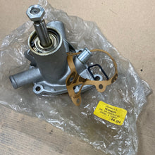 Load image into Gallery viewer, Water Pump PA224
