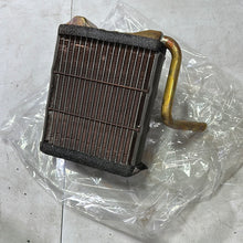 Cargar imagen en el visor de la galería, 87107-30320 UNIT SUB-ASSY, HEATER RADIATOR, toyota,
