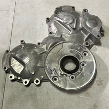 Cargar imagen en el visor de la galería, 11302-56070 COVER SUB-ASSY, TIMING CHAIN OR BELT, toyota,
