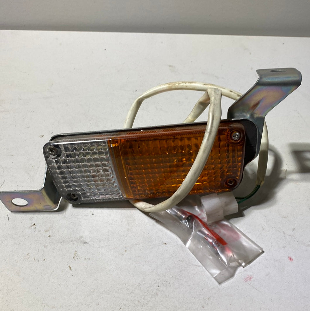 81520-29236 - TOYOTA CORONA MARK2 RX12 Front Parking Turn Signal Light Lamp(LH)