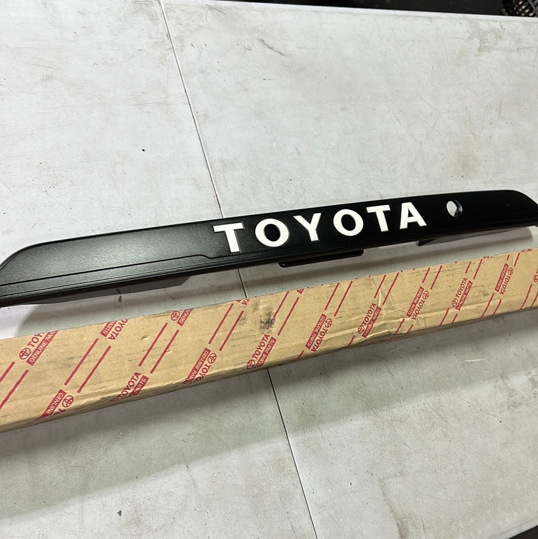 81270-95J07 LAMP ASSY, LICENSE PLATE, toyota,