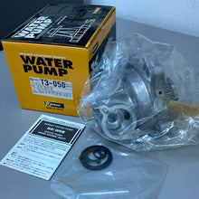 Cargar imagen en el visor de la galería, Water Pump TOYOTA CELICA/CORONA 16100-79045 / 16110-79015
