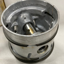 Cargar imagen en el visor de la galería, Piston Set AUSTIN 13598 STD
