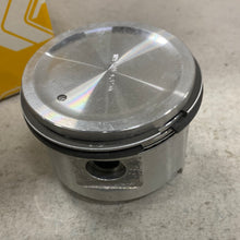 Cargar imagen en el visor de la galería, Piston Set HONDA 20234 +0,50mm
