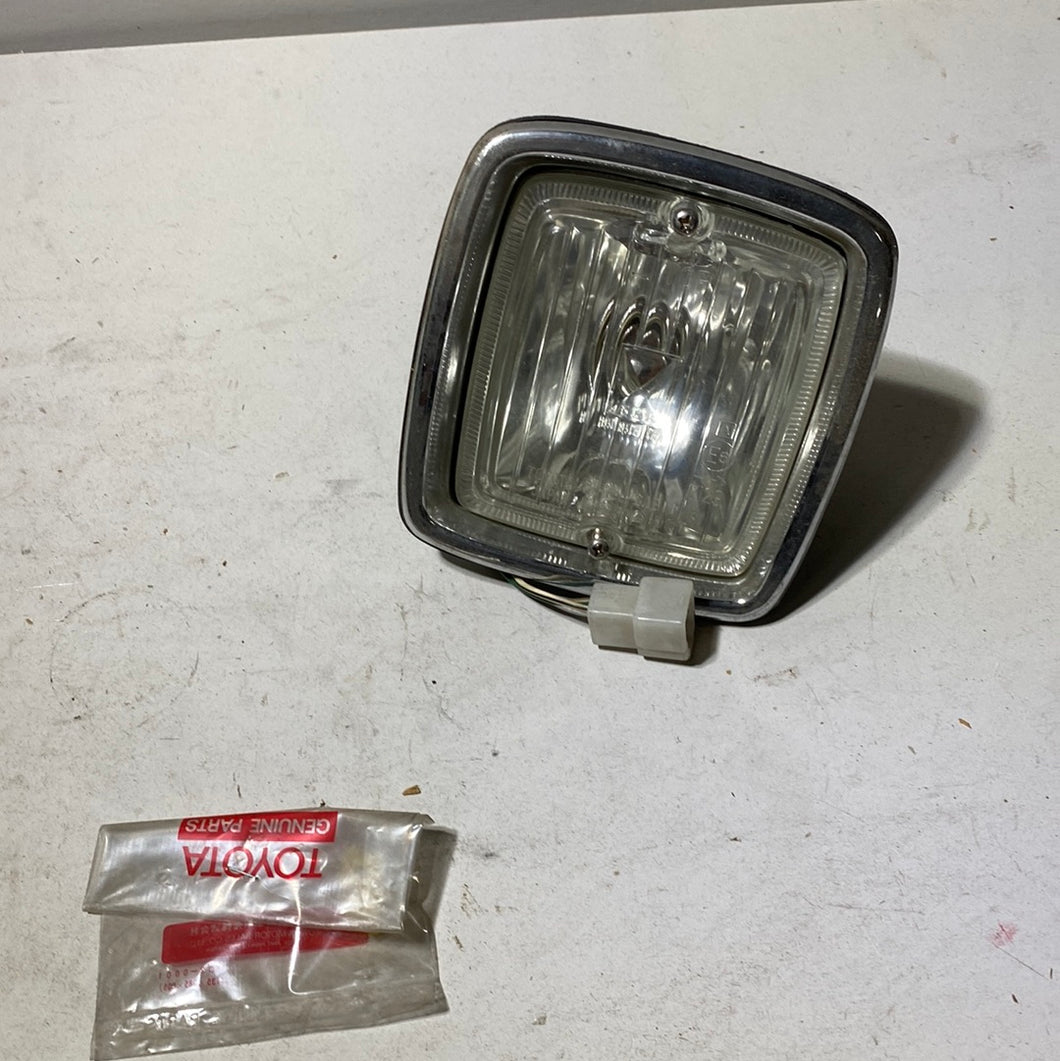 81620-29085 LAMP ASSY, PARKING